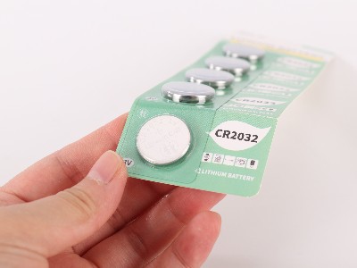 CR2032卡装纽扣电池